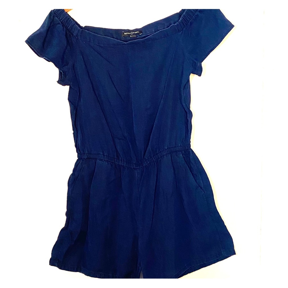 Banana Republic Denim Romper. Pockets! Size 4.